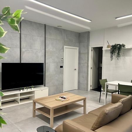 Hostel Ramon Lujan 91 マドリード エクステリア 写真