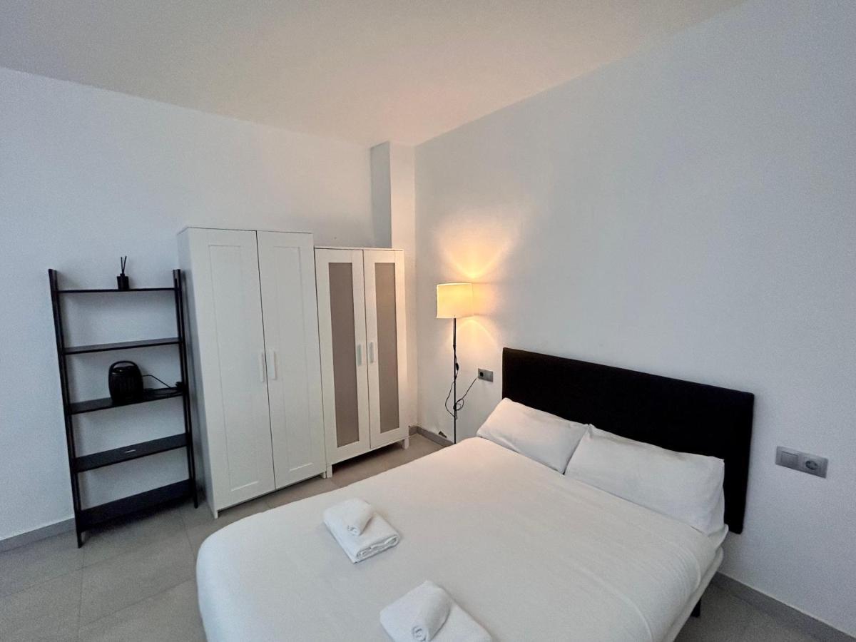 Hostel Ramon Lujan 91 マドリード エクステリア 写真